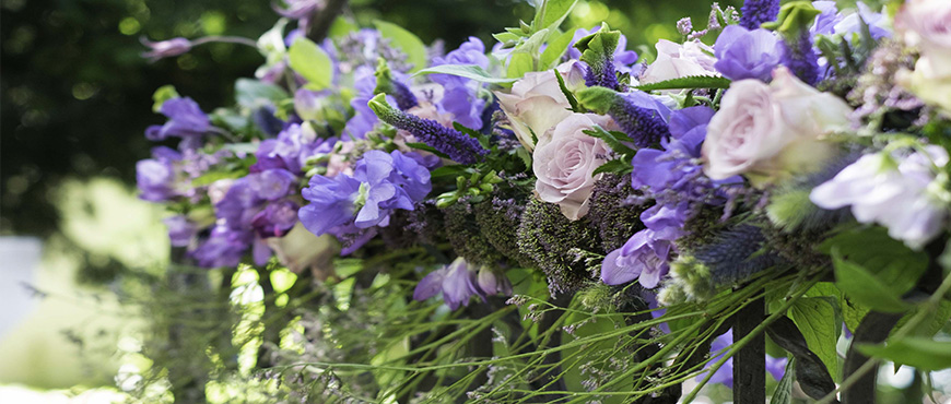 mariage-alex-yann-un-mariage-mauve-reflets-fleurs-photo-cecile-muzard