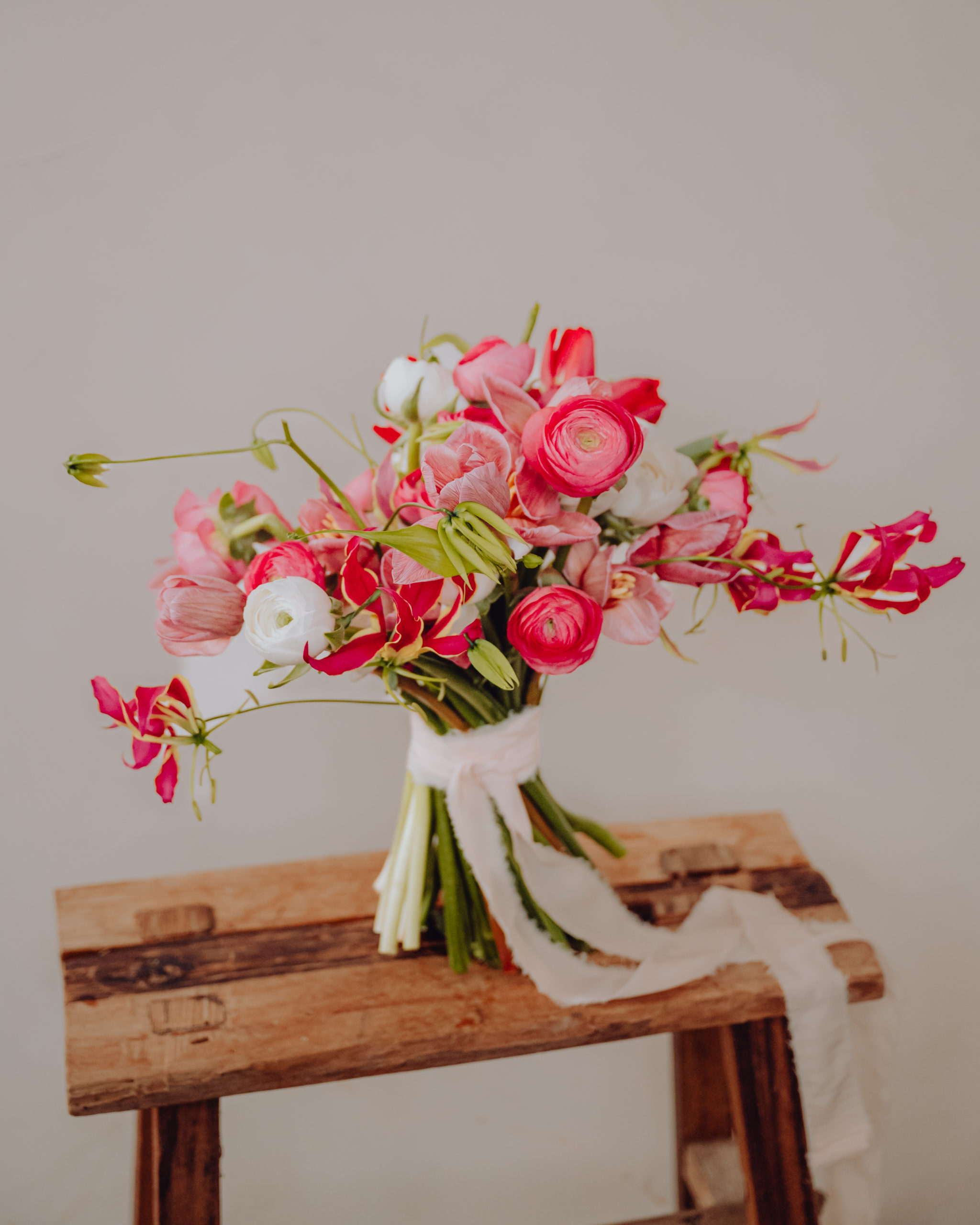 Bouquet de fleurs saint Valentin livraison reflets célébrez l'amour