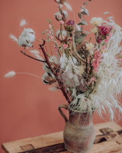 bouquet dried flowers countryside decoration