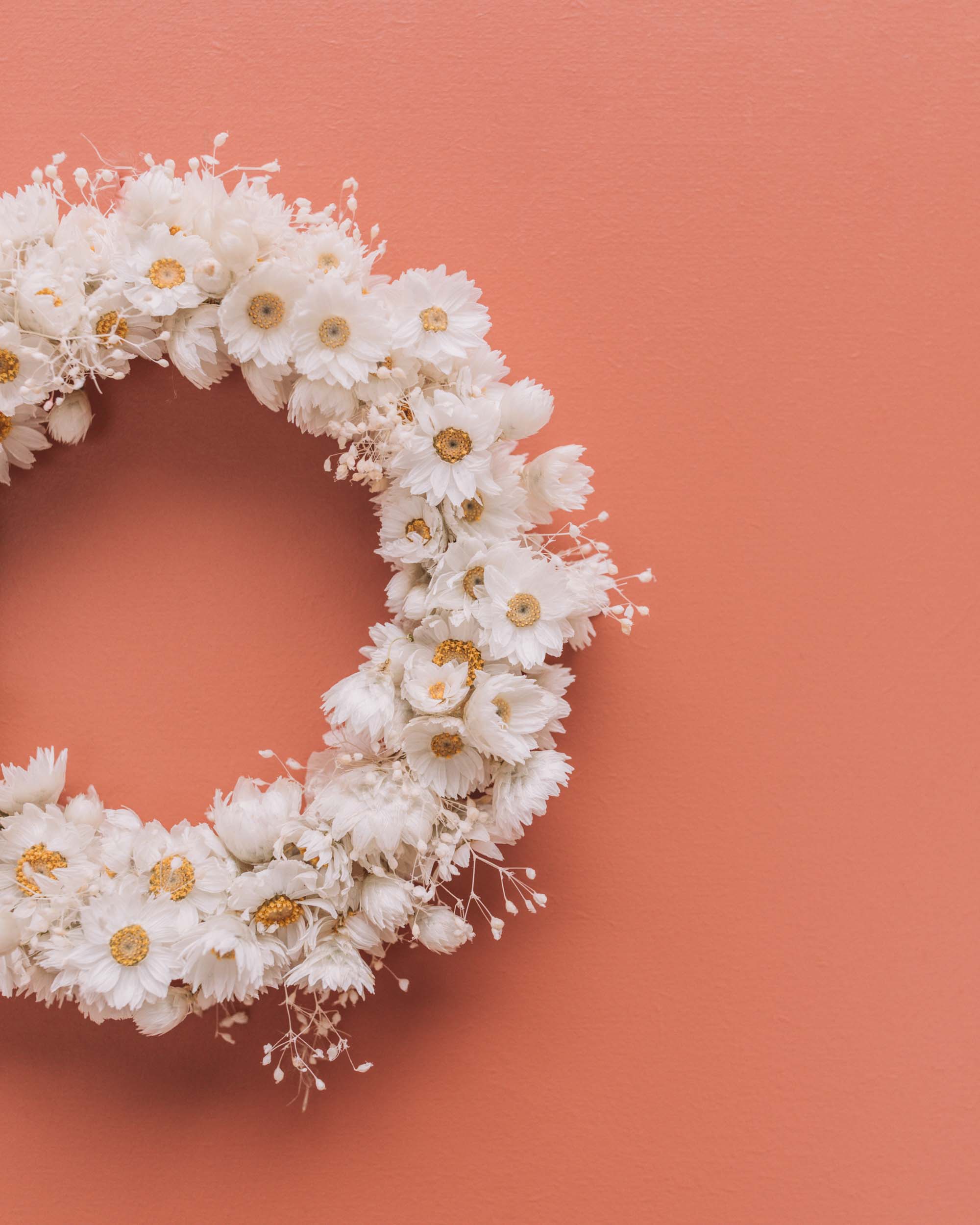 N°18 | Mini couronne de fleurs séchées - Blanche | Reflets fleurs |  Scénographe floral