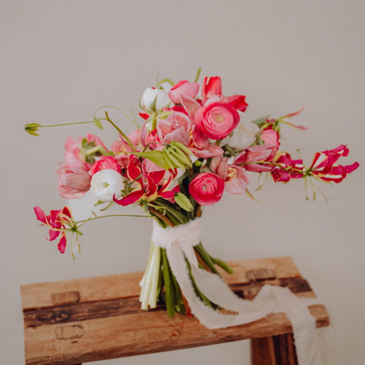 Bouquet de fleurs saint Valentin livraison reflets célébrez l'amour
