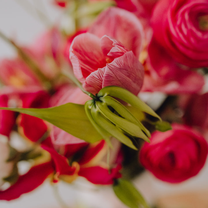 Bouquet de fleurs saint Valentin livraison reflets fleurs célébrez l'amour