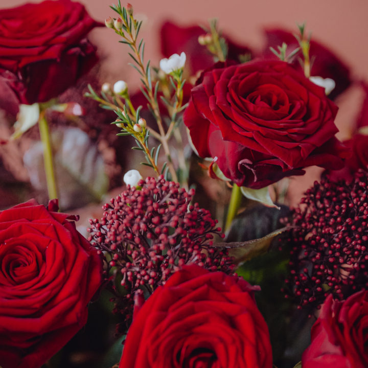 Bouquet saint Valentin rose rouge reflets fleurs livraison célébrez l'amour